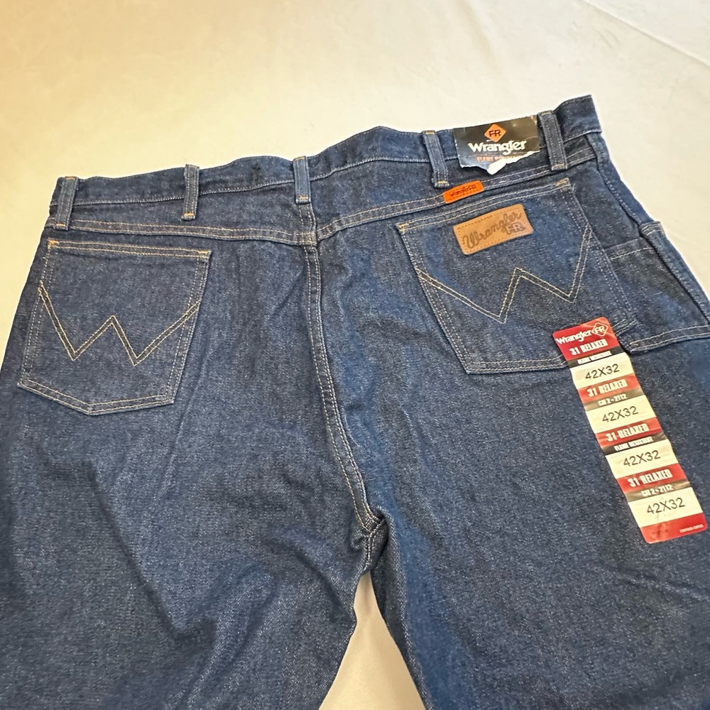 Wrangler Flame Resistant 31 Relaxed Men's Jeans 42x32 CAT 2.2112 Work Wear NWT